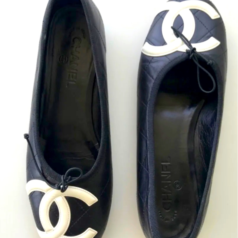 100% Authentic Chanel interlocking CC Cambon ballet flats. Size 39